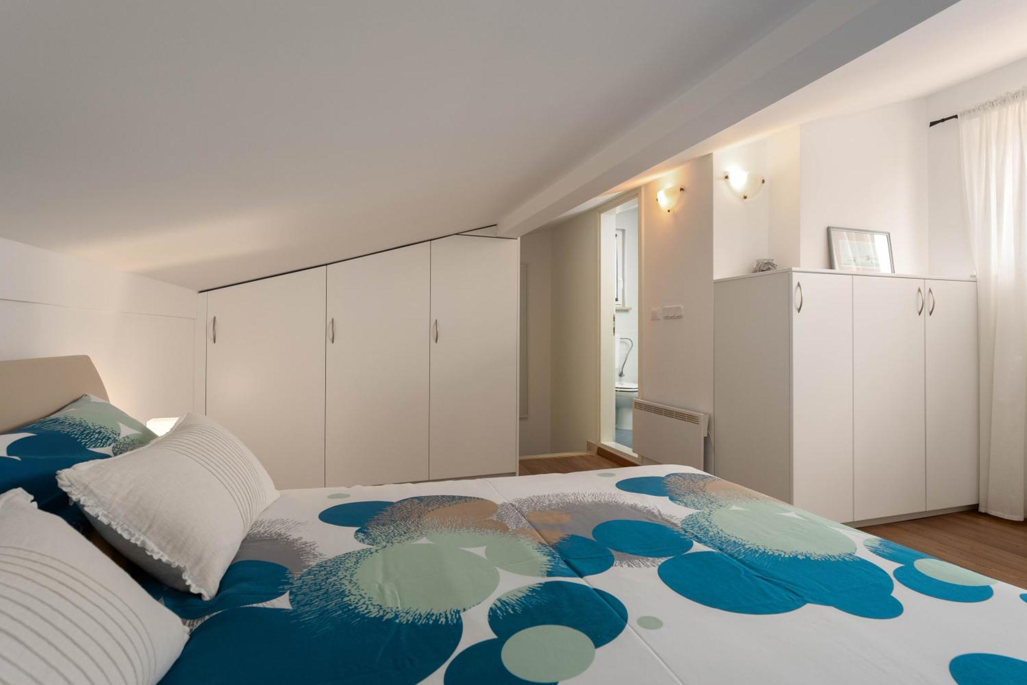 Degrassi Square Apartments (Adults Only) Vrsar Exterior foto